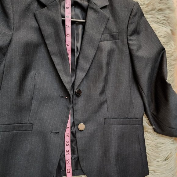 Calvin Klein Women's Two Button Blazer/ pinstriped Size 6 - Picture 2 of 6